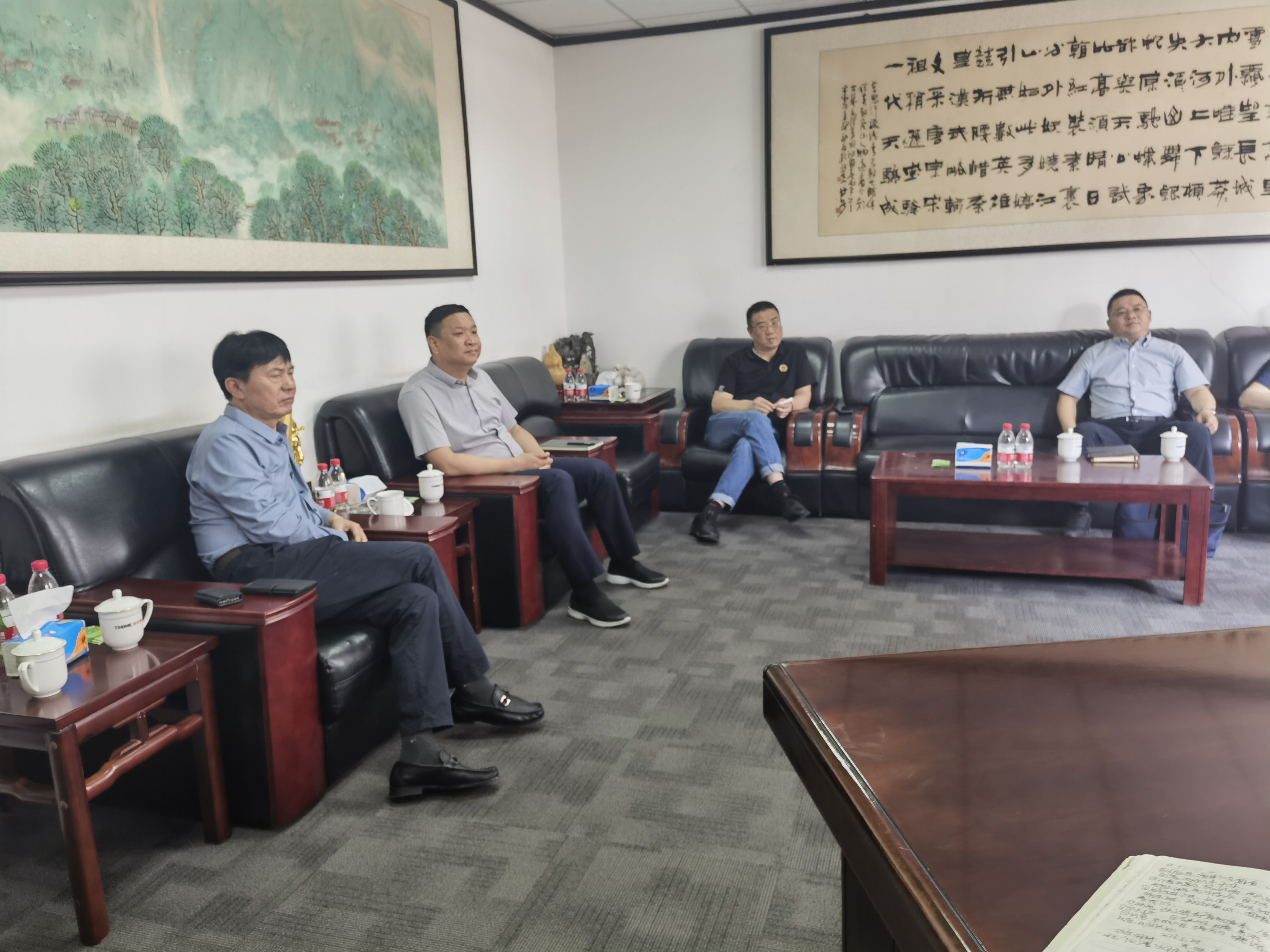 郑州市金水区领导莅临泰宏建设公司走访调研